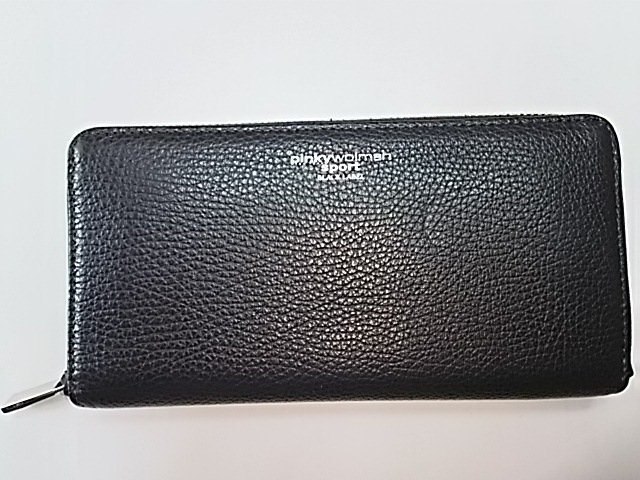 ピンキーウォルマン 長財布の値段と価格推移は?|10件の売買データ