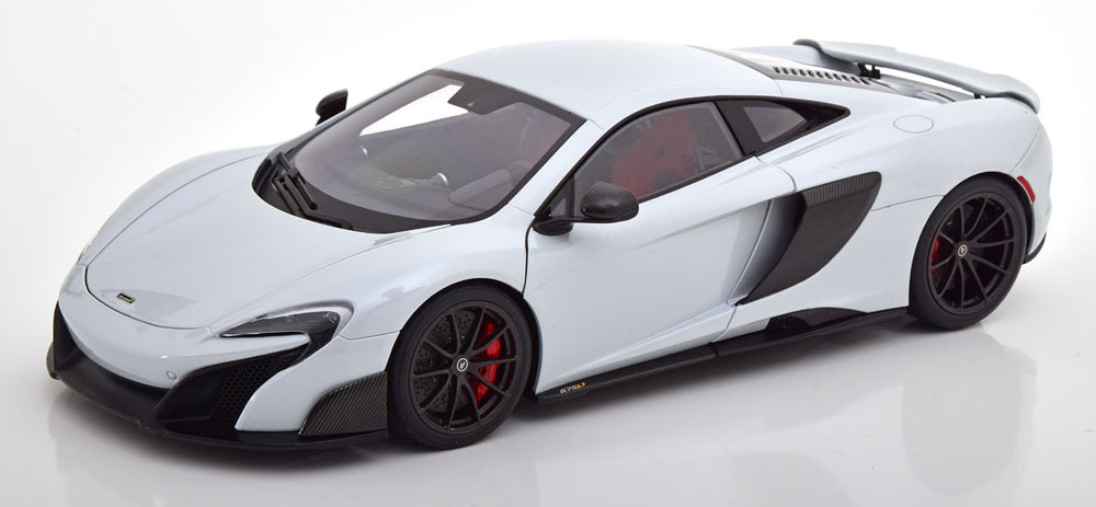 セール品　AUTOart 1/18 McLaren 675 LT 2016 silica white　マクラーレン_画像1