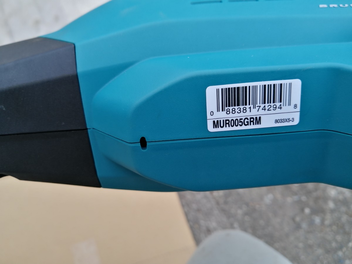 新品未使用展示品 makita 充電式草刈機 MUR005GRM バッテリー 充電器付