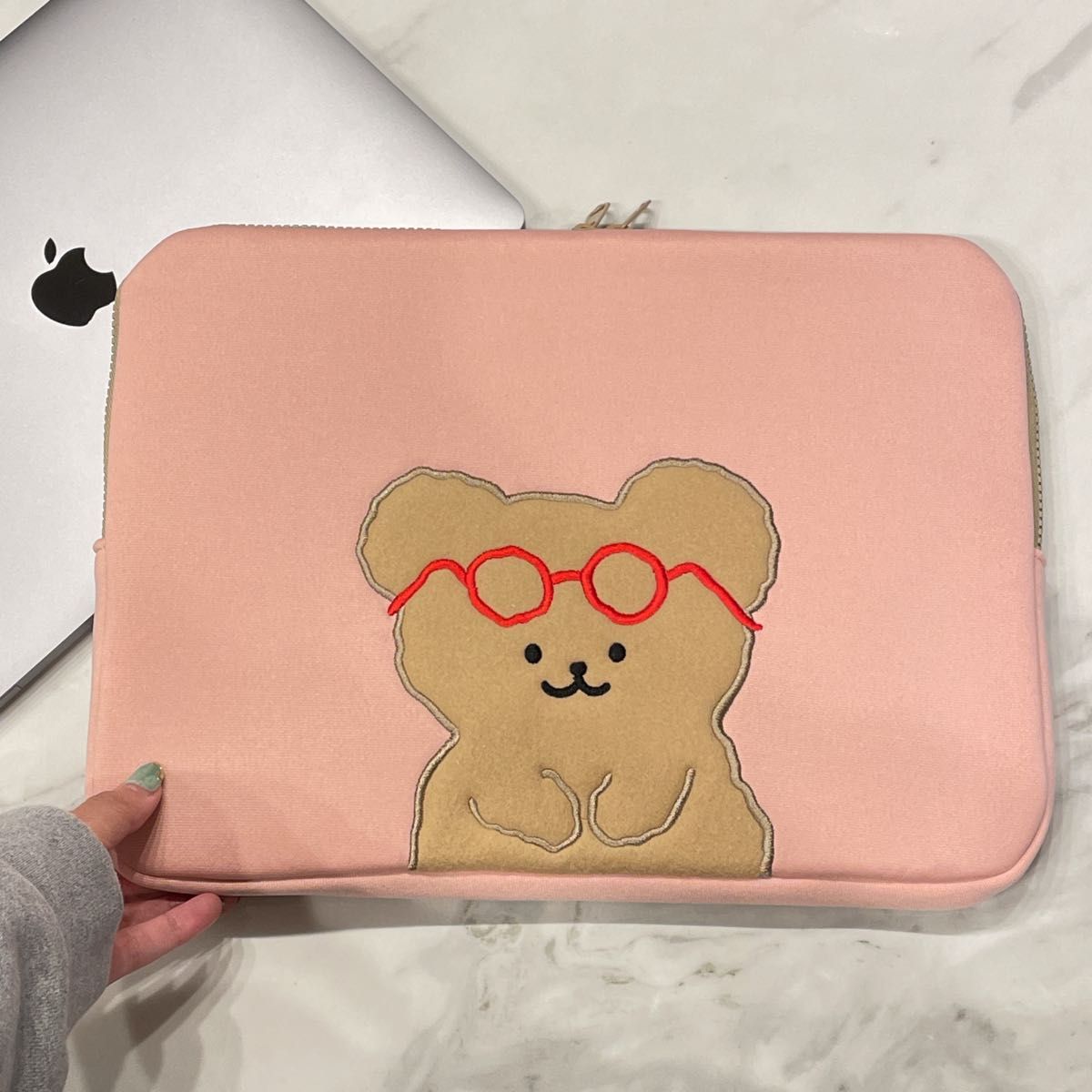 新品未使用　韓国 メガネ くまちゃん MacBook PCケース パソコンカバー