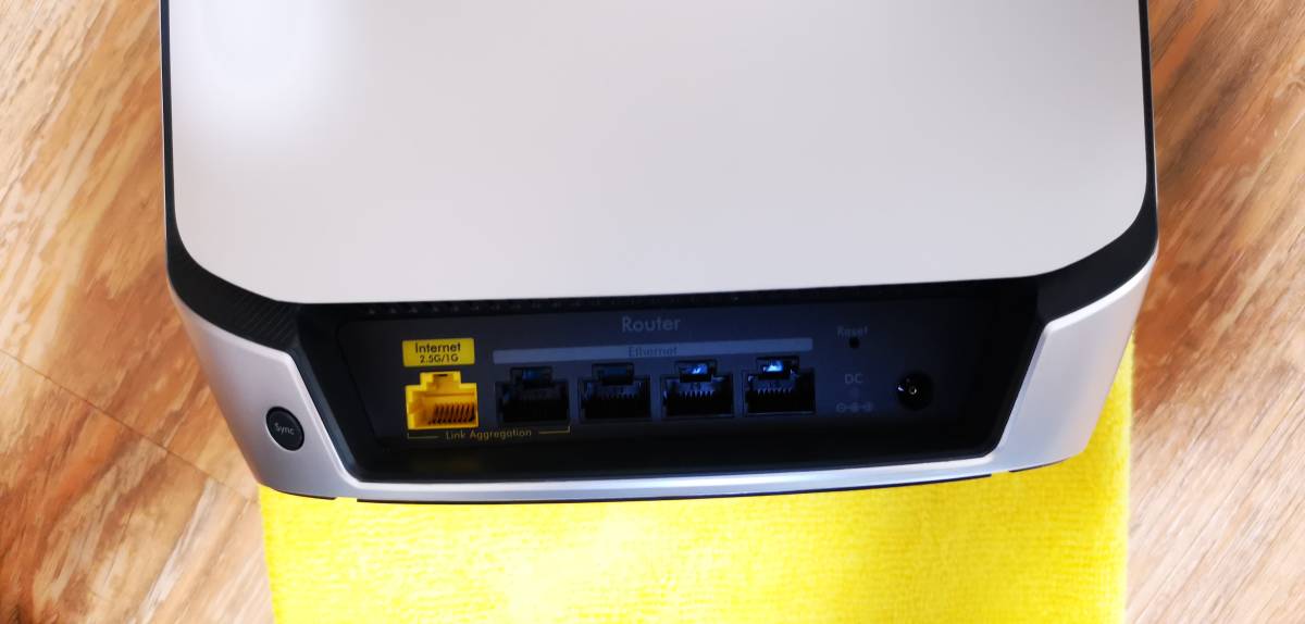 NETGEAR メッシュWiFi無線LANルーター3台セット Orbi Wi-Fi6(11AX) 速度 AX6000 トライバンド RBK853-100JPS( ルータ―+サテライトx 2)