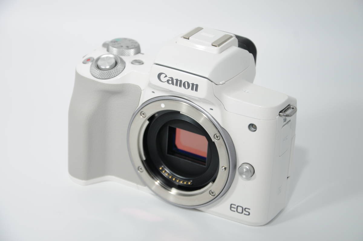 最新な最新なCanon EOS Kiss M レンズキット《ショット数1000回以下