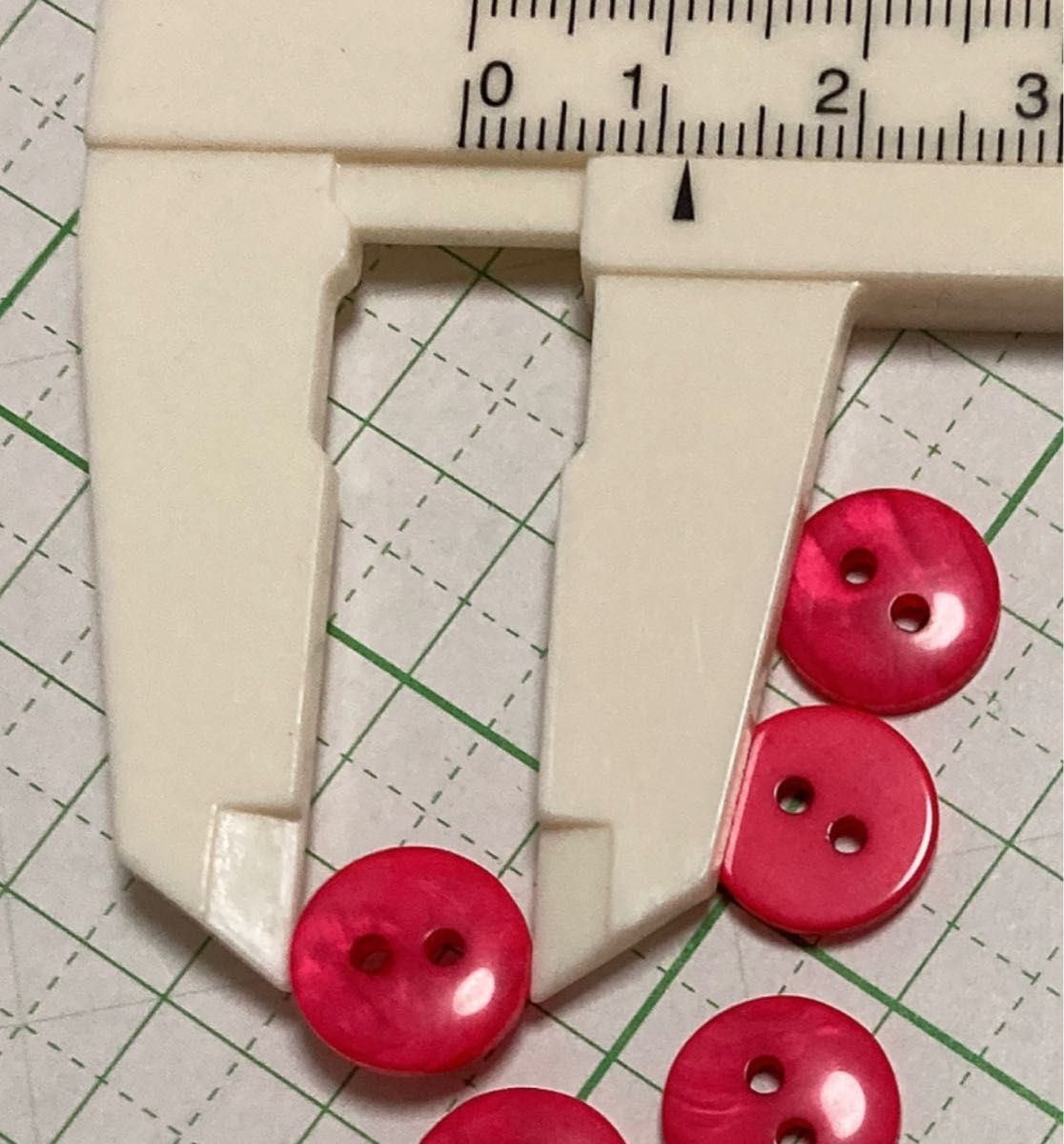 30コセット　ピンク色　ボタン　約11.5mm  