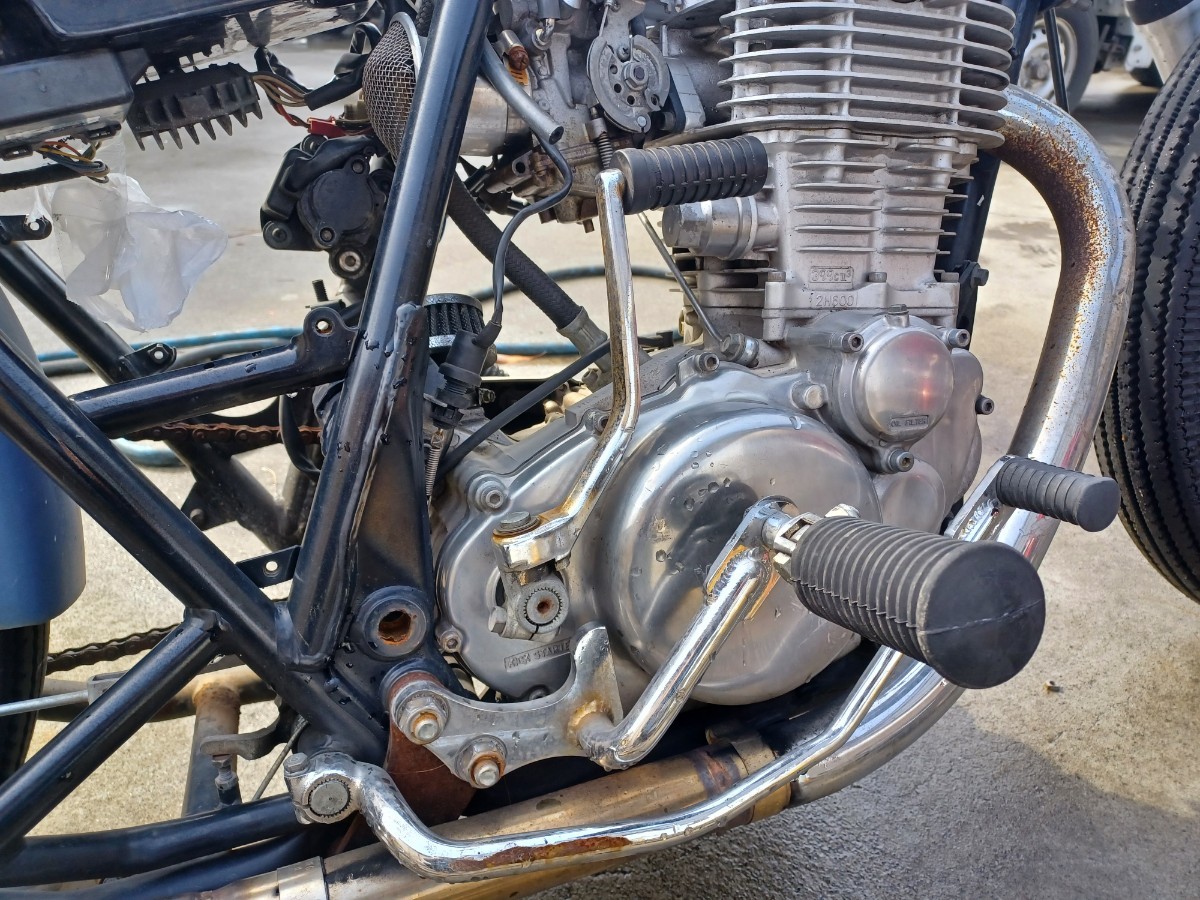 国内発送】 sr400 ミッドステップ lacasadelasventanas.com