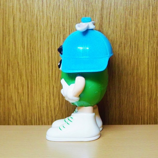  M and M z figure green propeller hat blue m&m m&m*s Ad ba Thai Gin g chocolate Ame toy mi-ru toy 