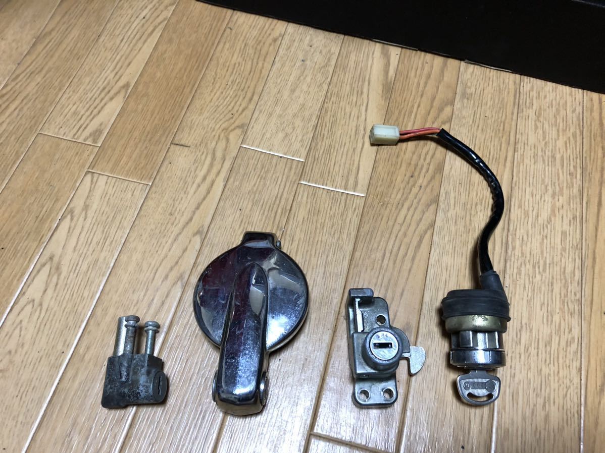 gt750 B4 メインキー ハンドルロック タンクキャップ シートロック