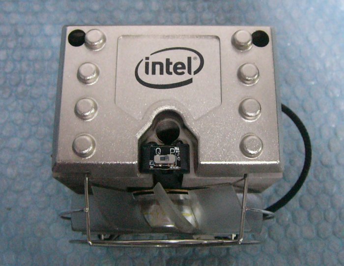 ah13 Intel E97381-001 CPUクーラー LGA1366_画像3