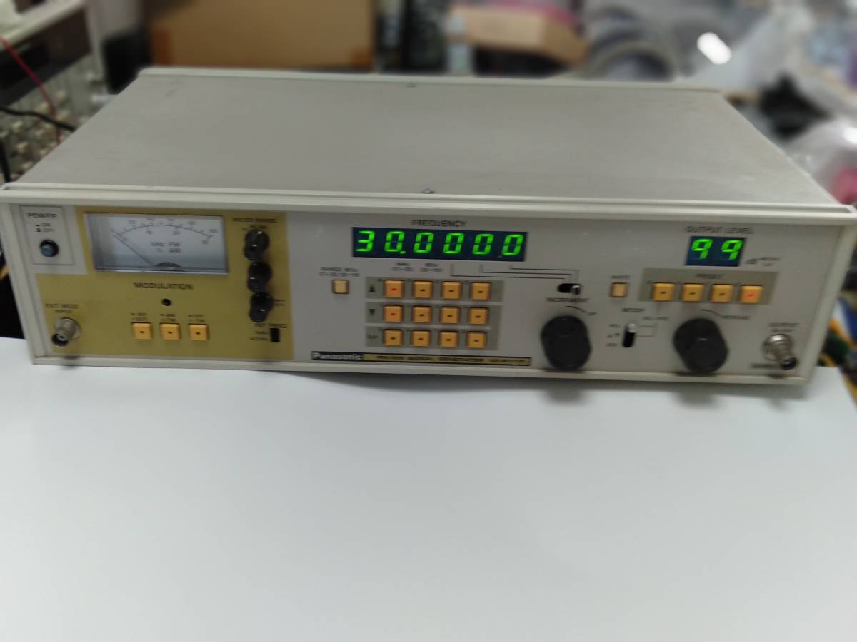 Panasonic VP-8177A FM/AM SIGNAL GENERATOR 動作品です