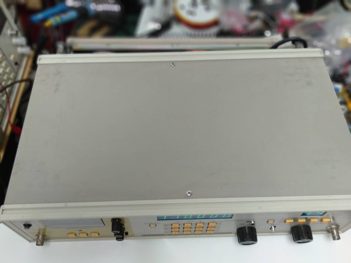 Panasonic VP-8177A FM/AM SIGNAL GENERATOR 動作品です