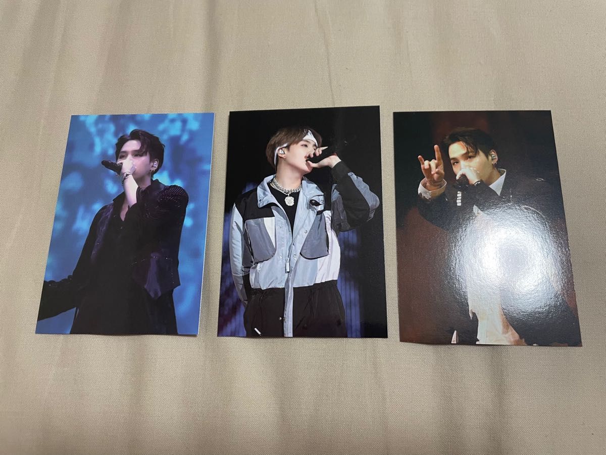 BTS SUGA ユンギ RECODE HYBE INSIGHT BTS SUGA ユンギ マイクピンバッチ 付属 フォト トレカ 3枚