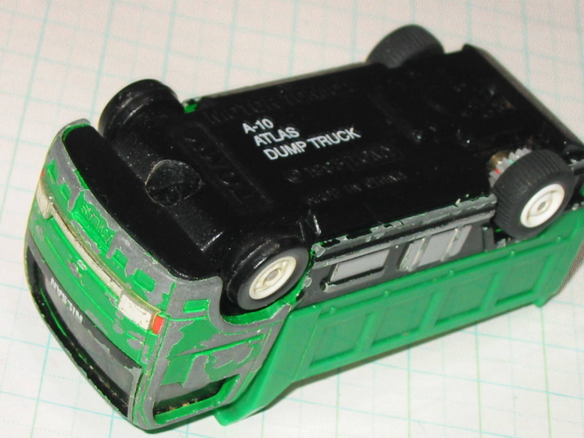 * Motor Tomica A-10 Nissan Atlas самосвал грузовик NISSAN ATLAS DUMP TRUCK зеленый зеленый цвет сделано в Китае утиль B/O Tomica 