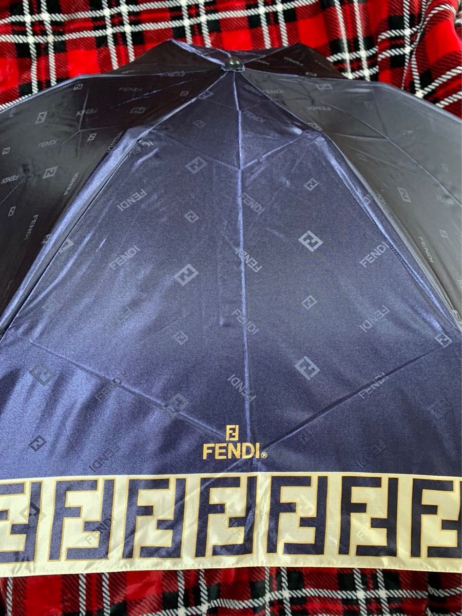 FENDI 未使用新品　シュリンク付き　タグ付き　折り畳み雨傘折りたたみ傘 折り畳み傘