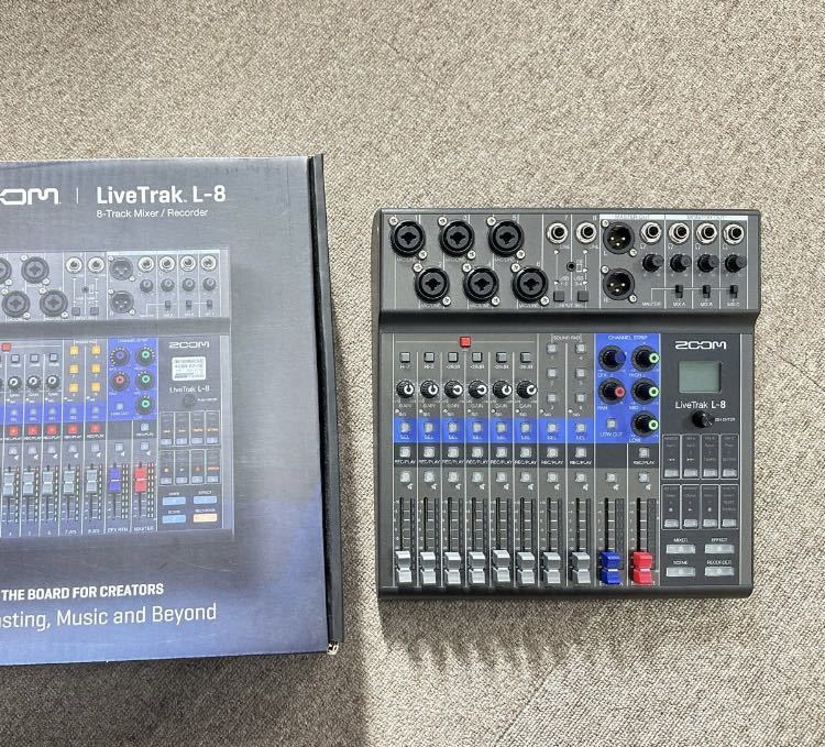 zoom LiveTrak L-8 ミキシングコンソール | normanhubbard.com