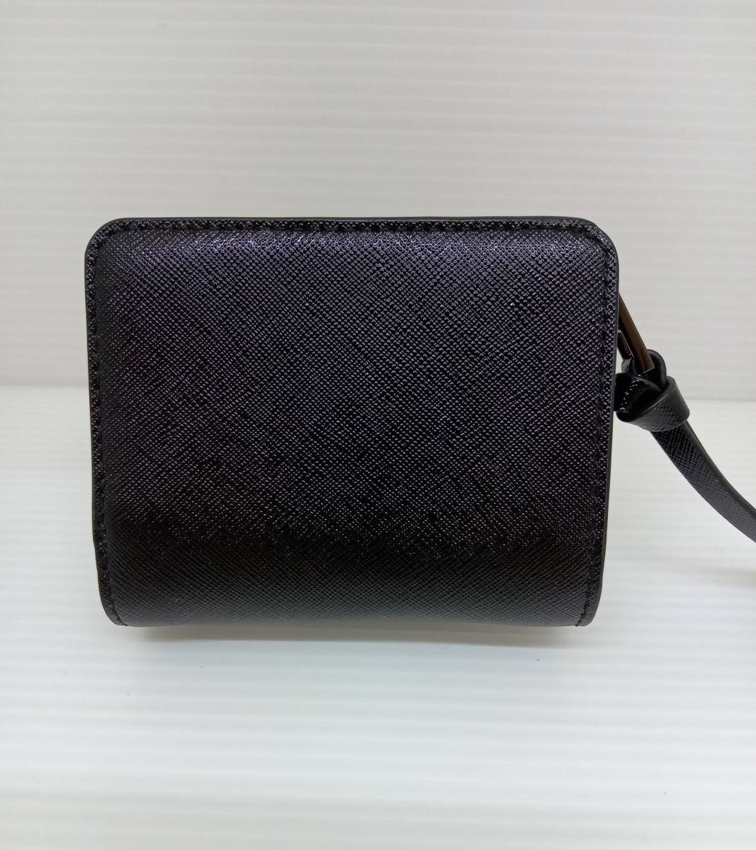 ★ MARC by MARC JACOBS マークバイマークジェイコブス 二つ折り財布 小銭入れあり コンパクト レザー 本革 スナップショット 黒 通年_画像3