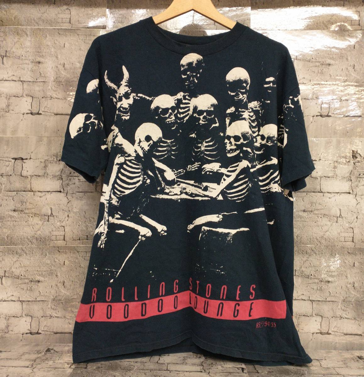 90s Rolling Stones ローリング・ストーンズ Voodoo Lounge WT FULLPRINT 半袖Tシャツ バンドT サイズL USA製 ブラック スカル 店舗受取可_画像1