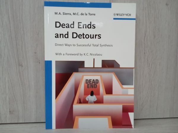 ファッションデザイナー 【英語表記】Dead Ends and Detours:Direct