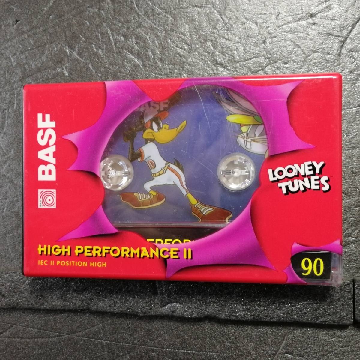 未開封 カセットテープ BASF High Performance II Looney Tunes 90分 パッケージ難ありの画像1