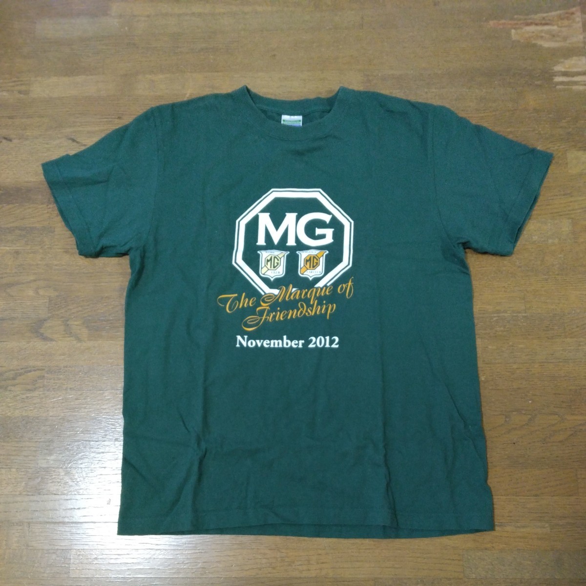 新品　MG Tシャツ　サイズL_この色が実物に近いです。