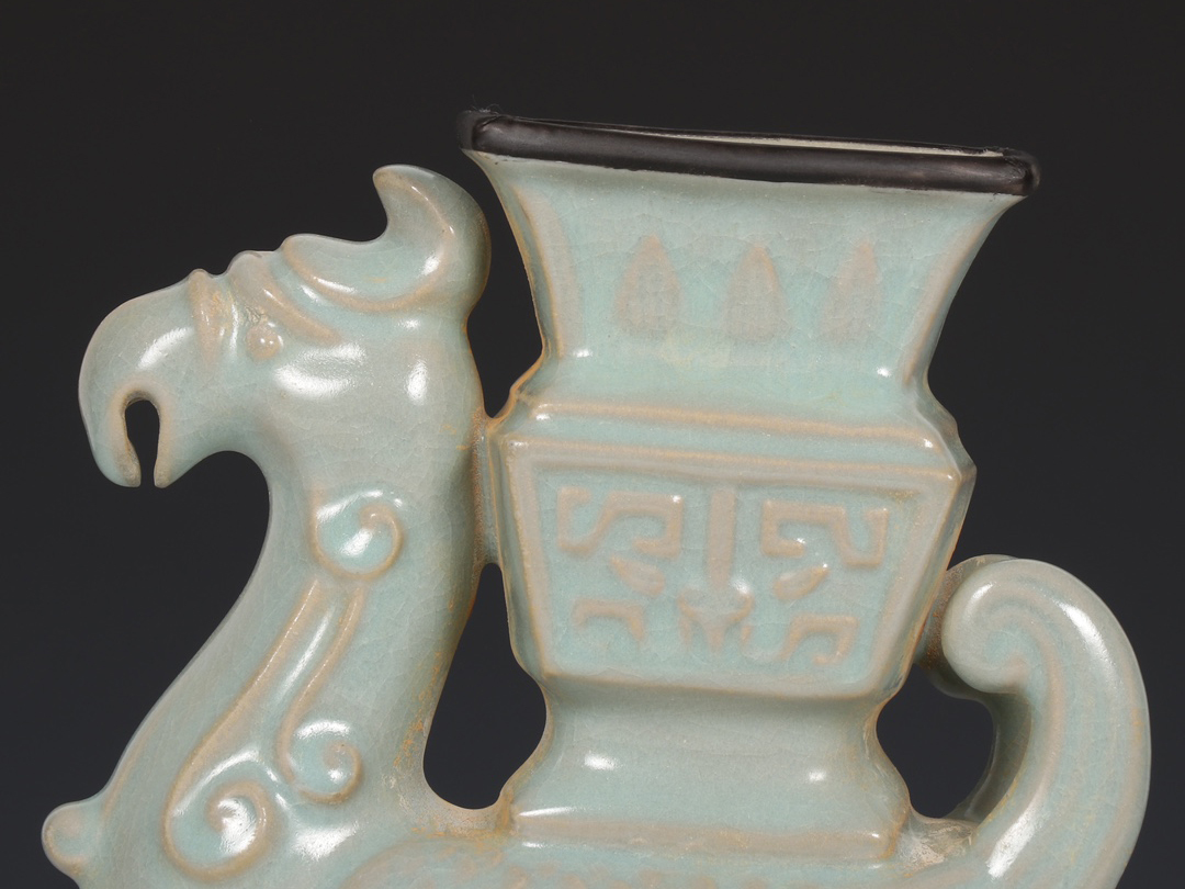 ◇御泓軒◇『宋・古陶磁器・汝窯天青釉鳳型包銀口尊・箱付』極細工・古