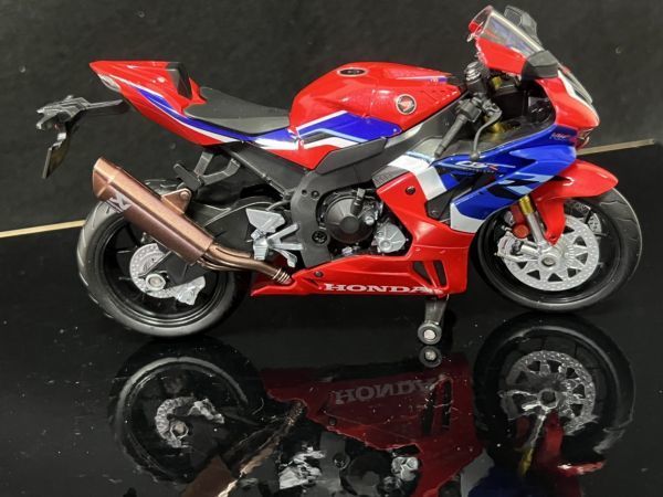 CBR1000RR-R FIREBLADE 1/12ミニカ－ H70_画像7