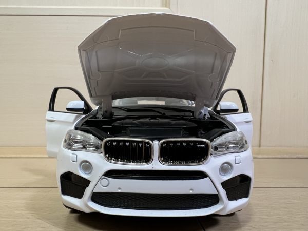 BMW X6 M ミニカー SUV 1/24 H114_画像7