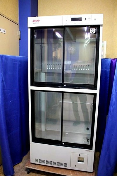 SANYO サンヨー 薬用リーチイン　冷蔵ショーケース MPR-312D(CN) (送料別途発生/ページ内発送料金欄を参照） 44711Y_画像1