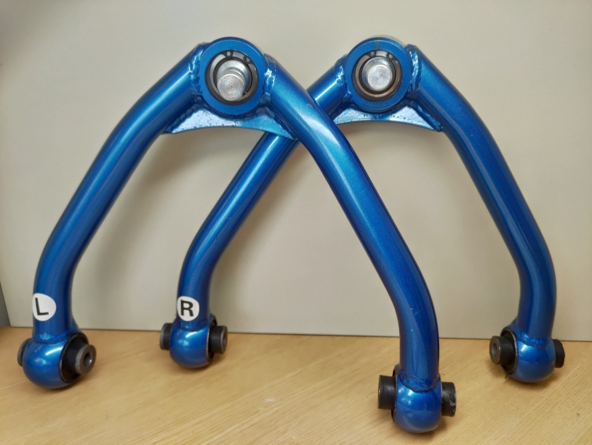 未使用品 】 Z34・RZ34 CUSCO フロントネガティブアッパーアーム 未使用品 】 Z34・RZ34 CUSCO フロントネガティブアッパーアーム