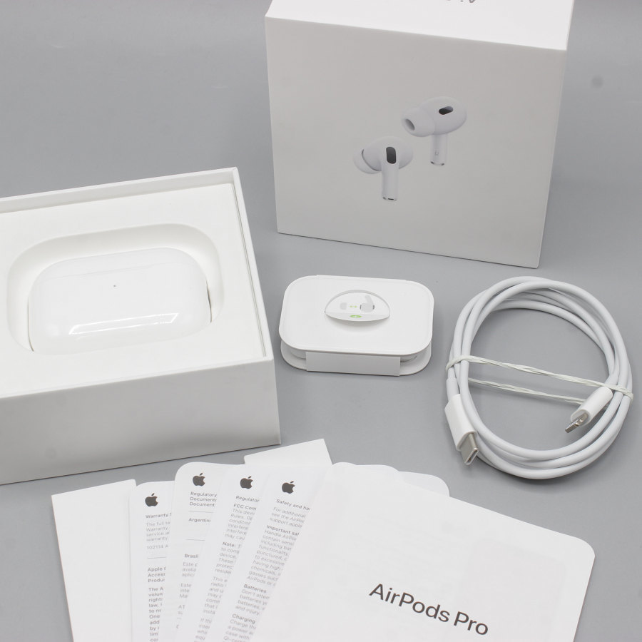 美品】Apple AirPods Pro MQD83J/A 第2世代 ワイヤレスノイズキャンセ 