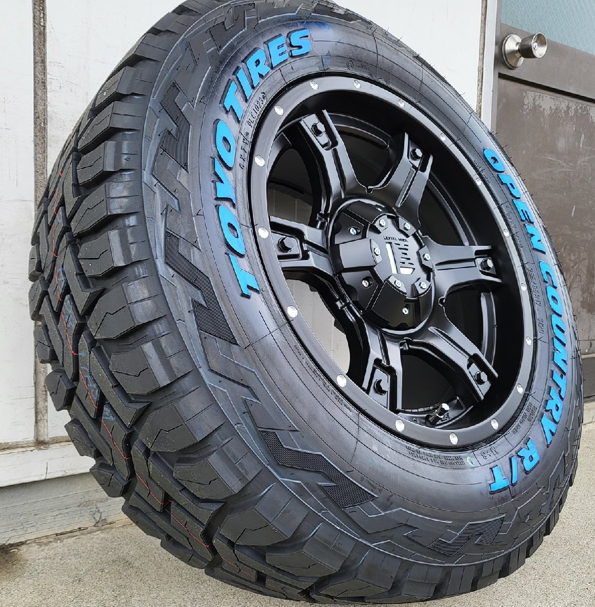 ハイラックス プラド サーフ FJ 当店オススメセット オープンカントリーRT ホワイトレター 265/65R17 265/70R17 285/70R17 LEXXEL OutLaw_画像10