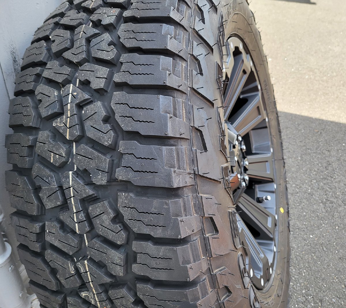 サーフ FJクルーザー プラド ハイラックス 新品4本セット 17インチ タイヤホイール DeathRock FALKEN WILDPEAK A/T3W 265/65R17 265/70R17_画像9