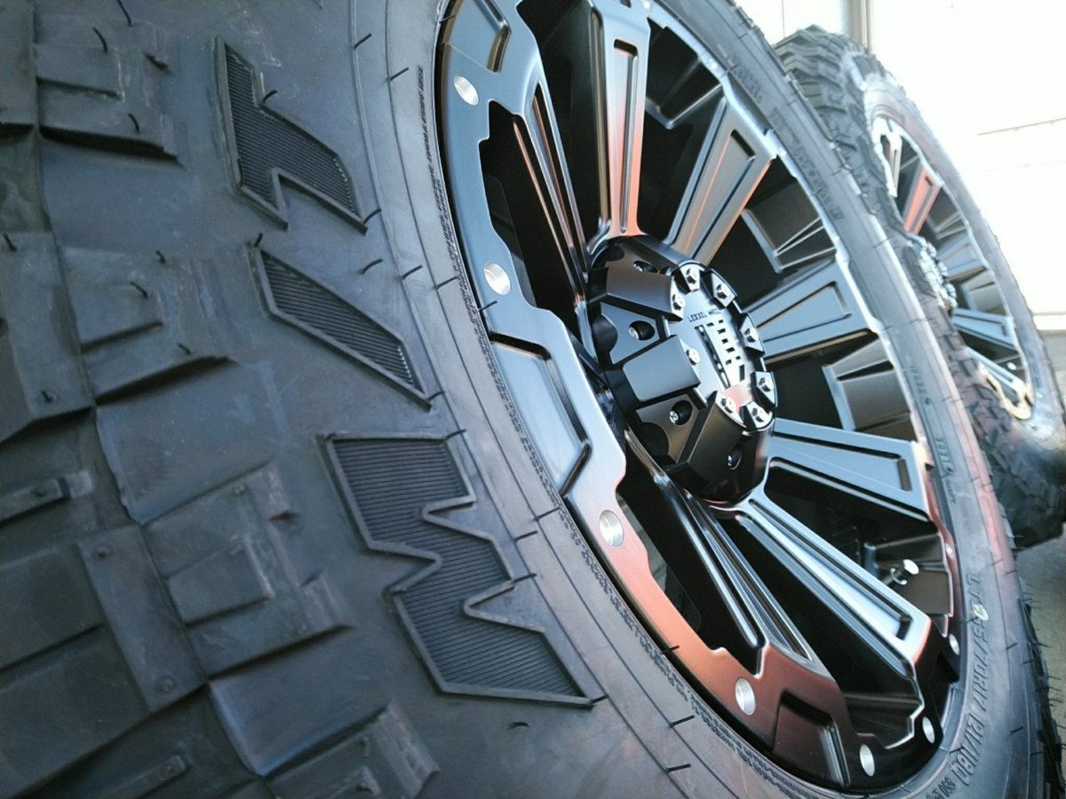 リフトアップ ハイラックス サーフ タイヤホイールセット ファルケン WILDPEAK MT01 265/70R17 17インチ DeathRock_画像1