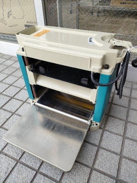マキタ(Makita) 自動カンナ 替刃式 定盤固定分決め専用 304mm 2012NB