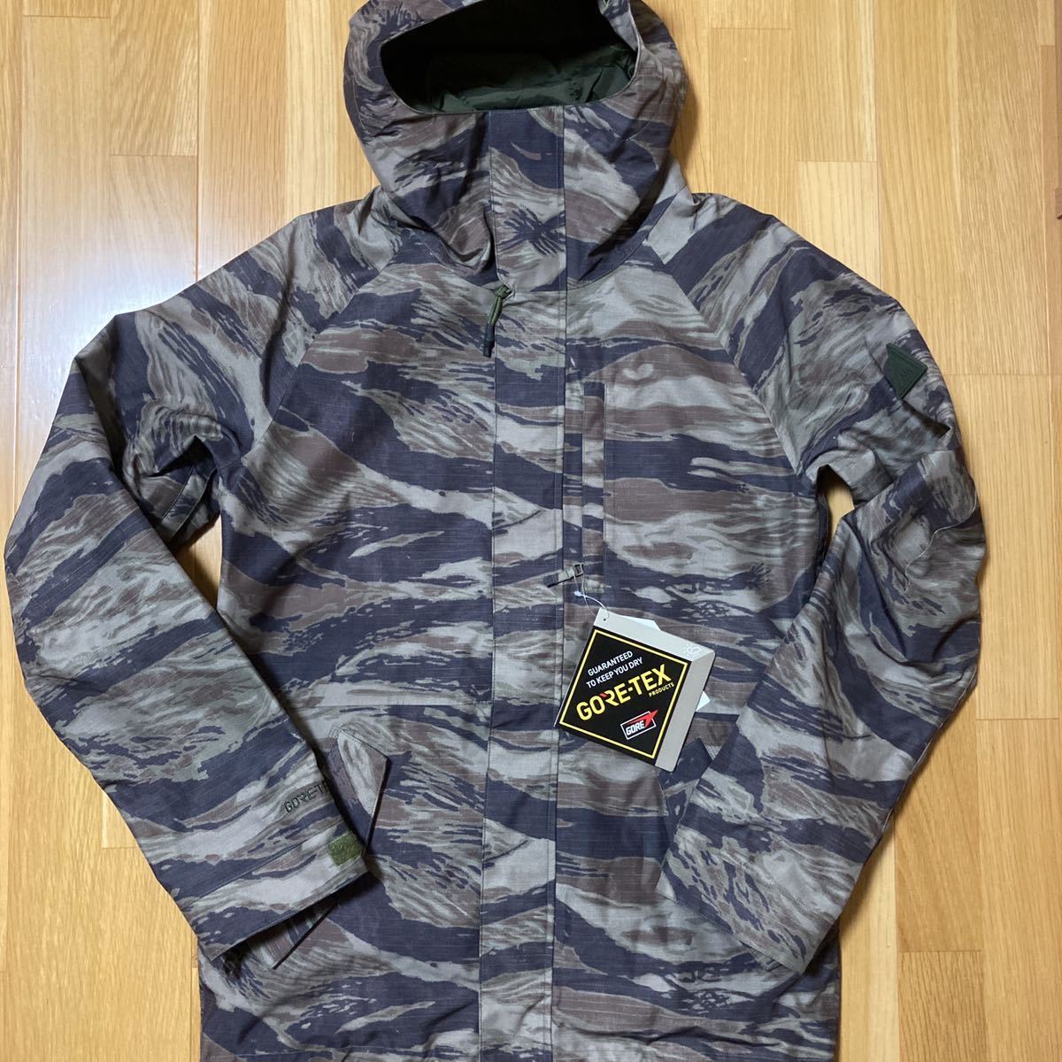 BURTON スノーボードウェア 新品 サイズs タイガーカモ GORE-TEX