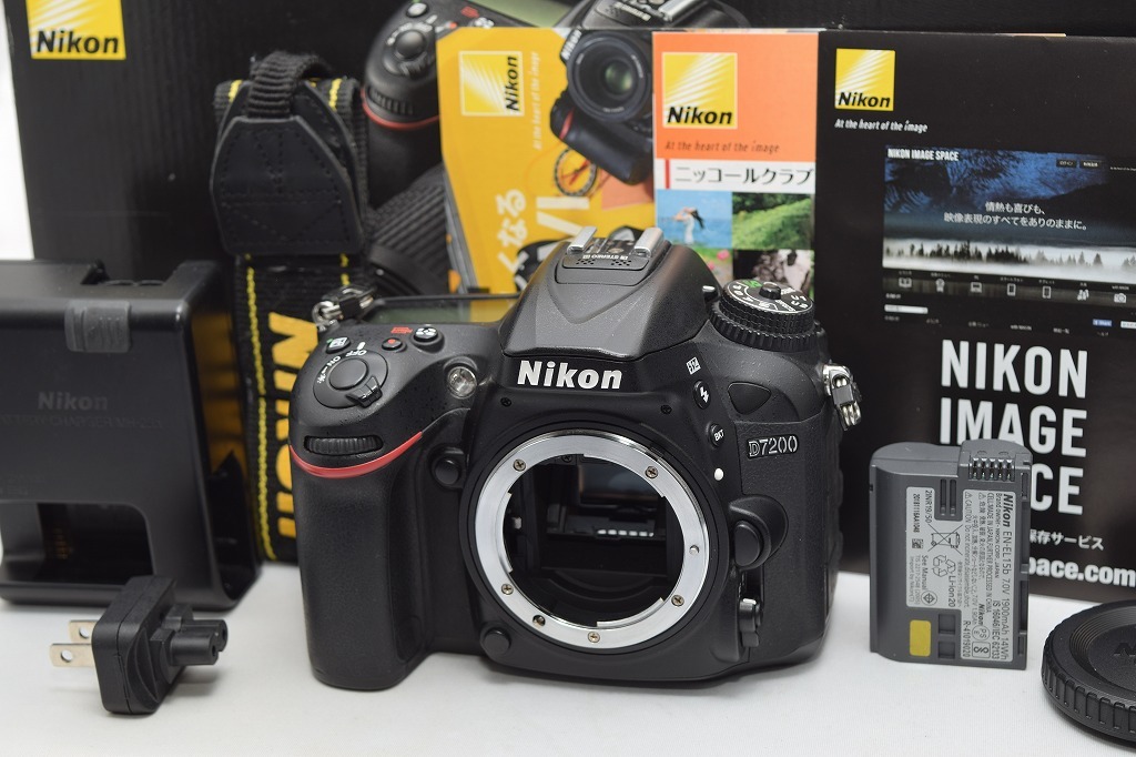 選ぶなら 良品☆Nikon ニコン D7200 ボディ☆元箱付・ショット数約