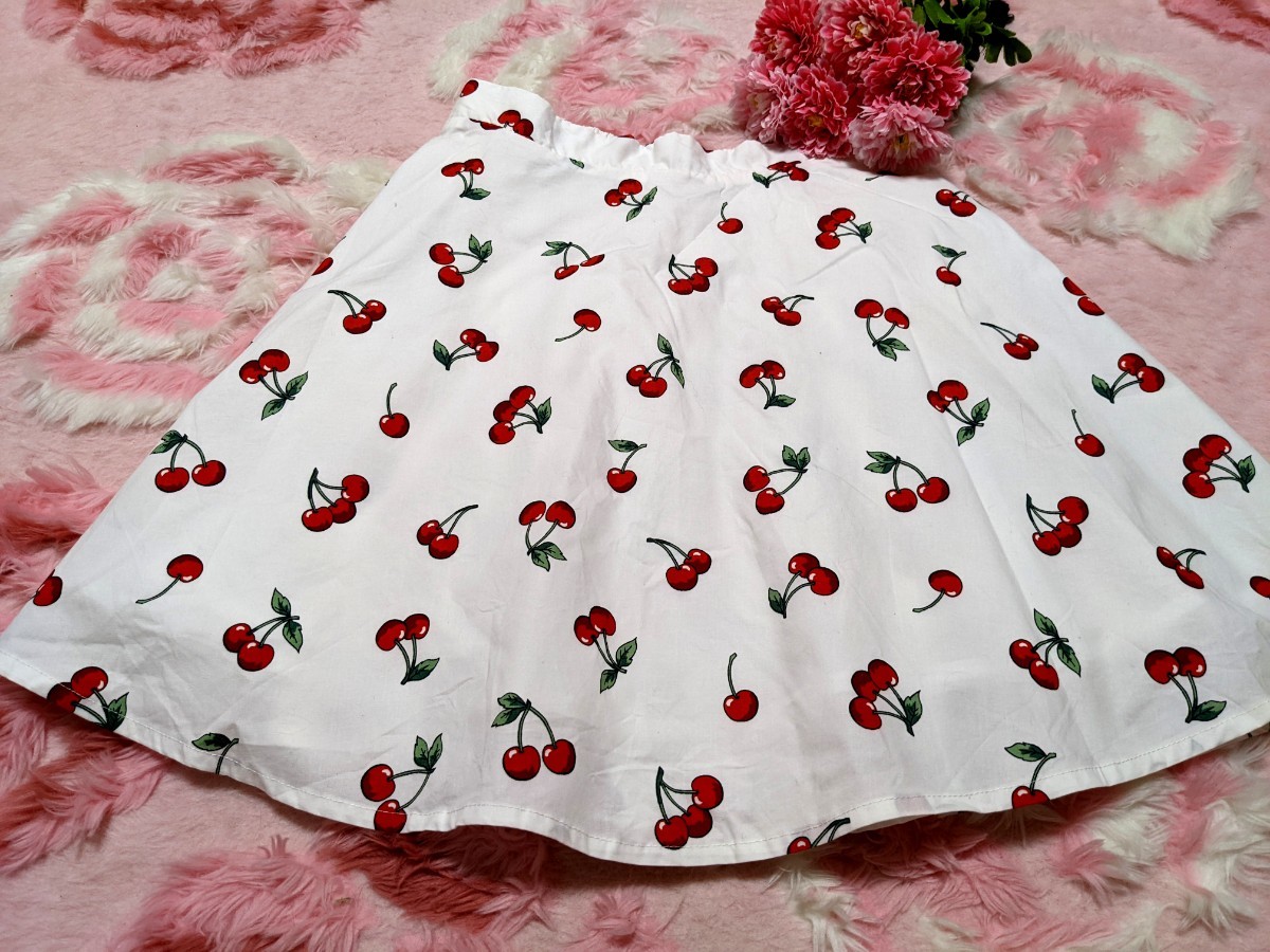 白◆さくらんぼ柄◆メチャ可愛◆フリフリ◆スカート_画像1
