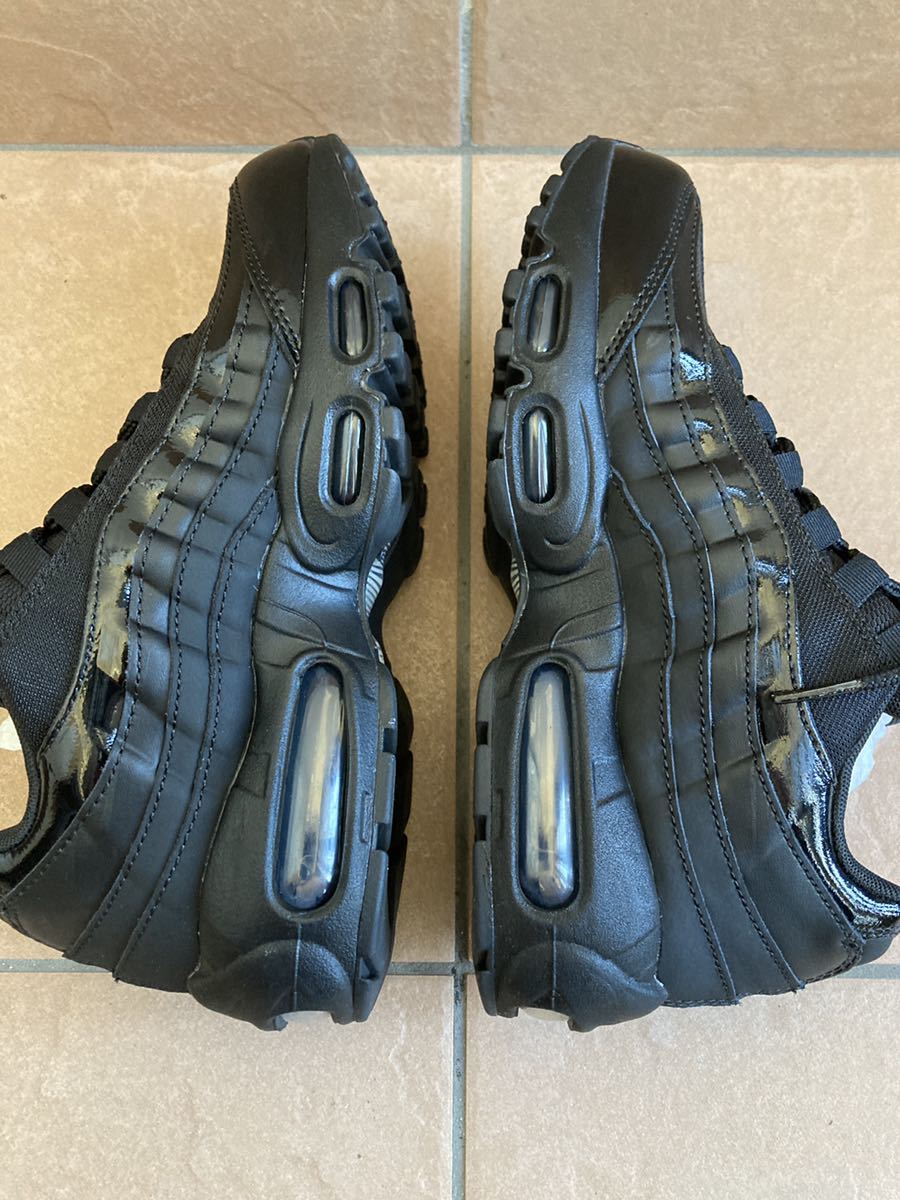 美品NIKE AIR MAX95黒エナメルWMNS24cmナイキ　エアマックス　ブラック　レディース　スニーカー靴_画像4