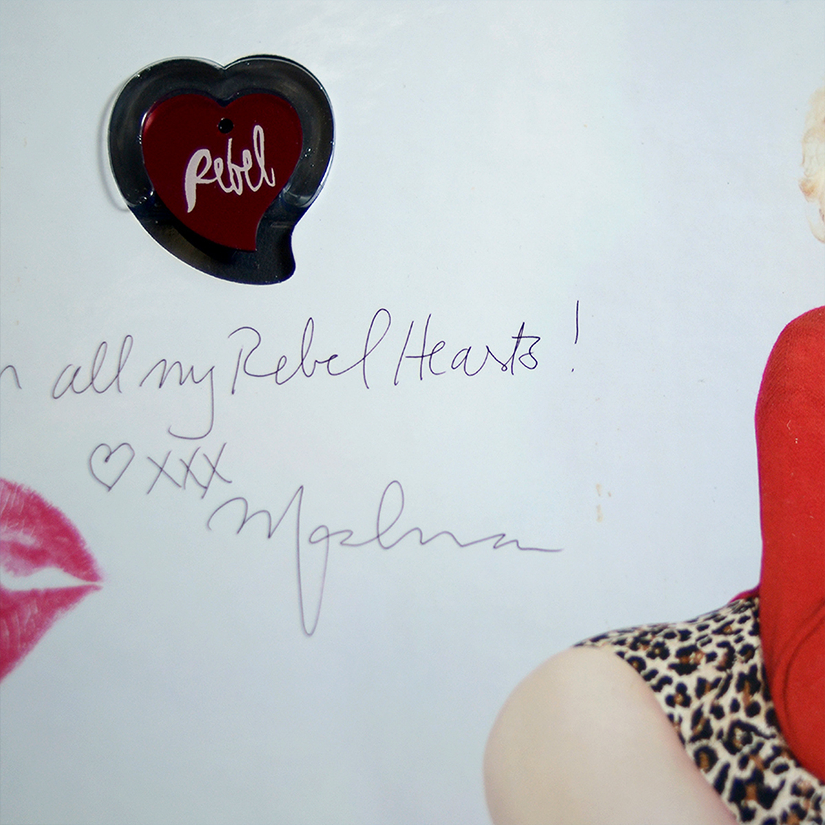 マドンナ SS席限定で配布された限定稀少本！ Madonna Rebel Heart Tour 写真集 特製ギターピックなど付属品多数！