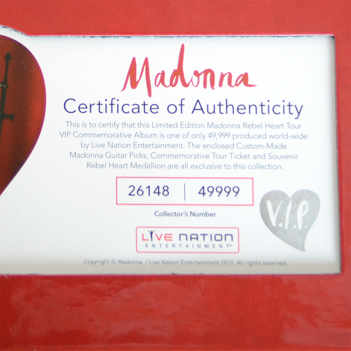 マドンナ SS席限定で配布された限定稀少本！ Madonna Rebel Heart Tour 写真集 特製ギターピックなど付属品多数！