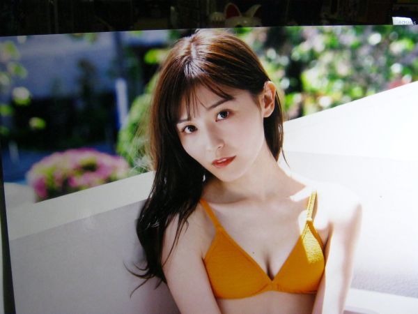 良品 未展示品●吉井美優／26時のマスカレイド サイン入り写真パネル●誌上通販 限定100枚_画像2