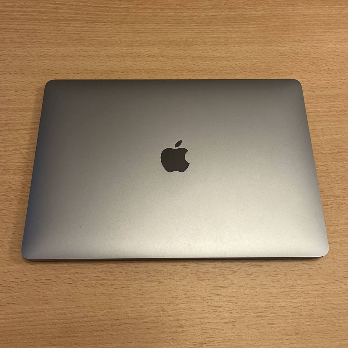 MacBook Air M1チップ 8GB 256GB 13.3インチ 美品 充電回数40回