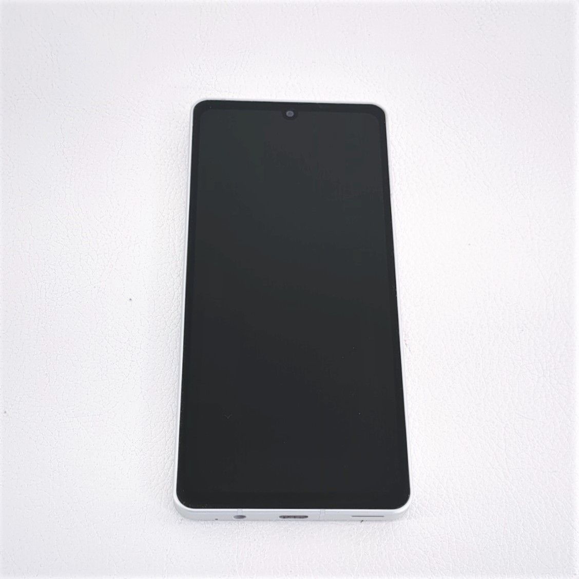 SHARP シャープ AQUOS sense6s SHG07 Androidスマートフォン au 利用制限〇 64GB シルバー◆3102/掛川店_画像1