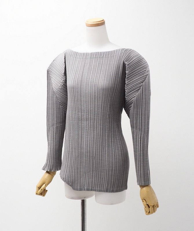 TF8349〇イッセイミヤケ/ISSEY MIYAKE*プリーツ加工*伸縮*プルオーバー
