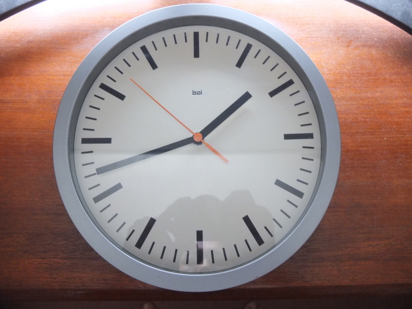 THOMAS BAI STUDIOS wall clock トーマスバイ 壁掛け時計 デザイナーズ インダストリアル ミッドセンチュリーの画像1