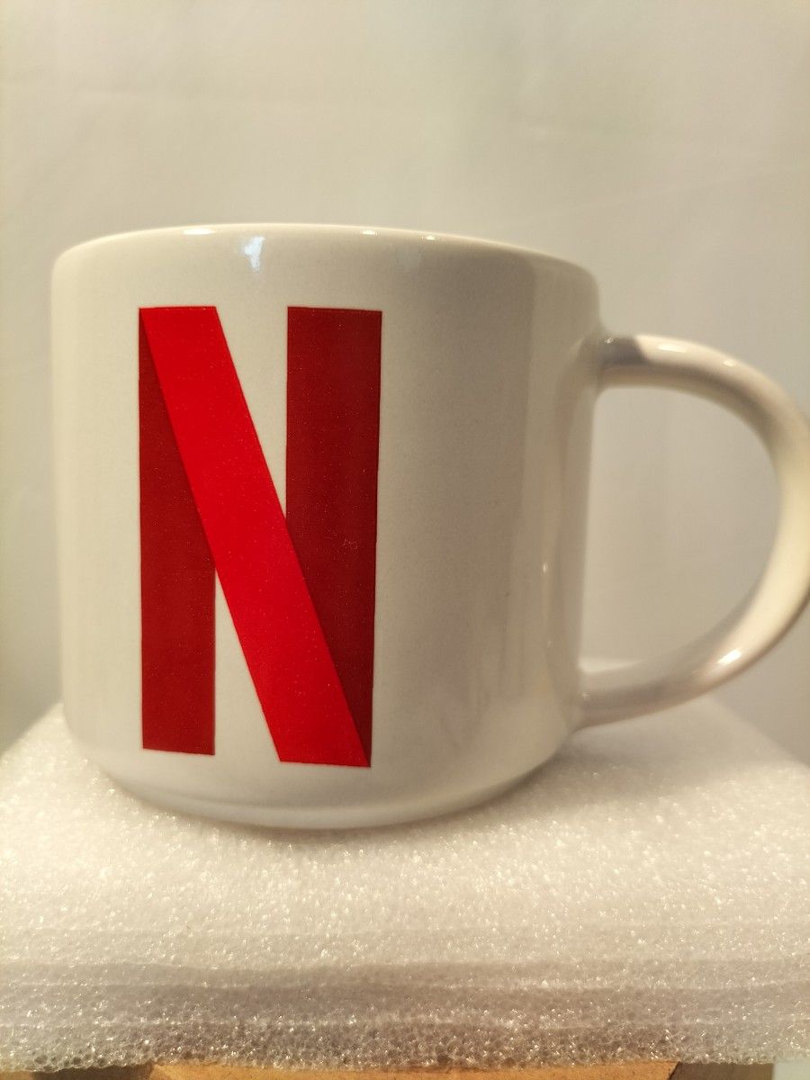 【新品未使用】非売品Netflix ネットフリックス ペアマグカップ 非売品 新品 NETFLIX マグカップ ネットフリックス マグカップ