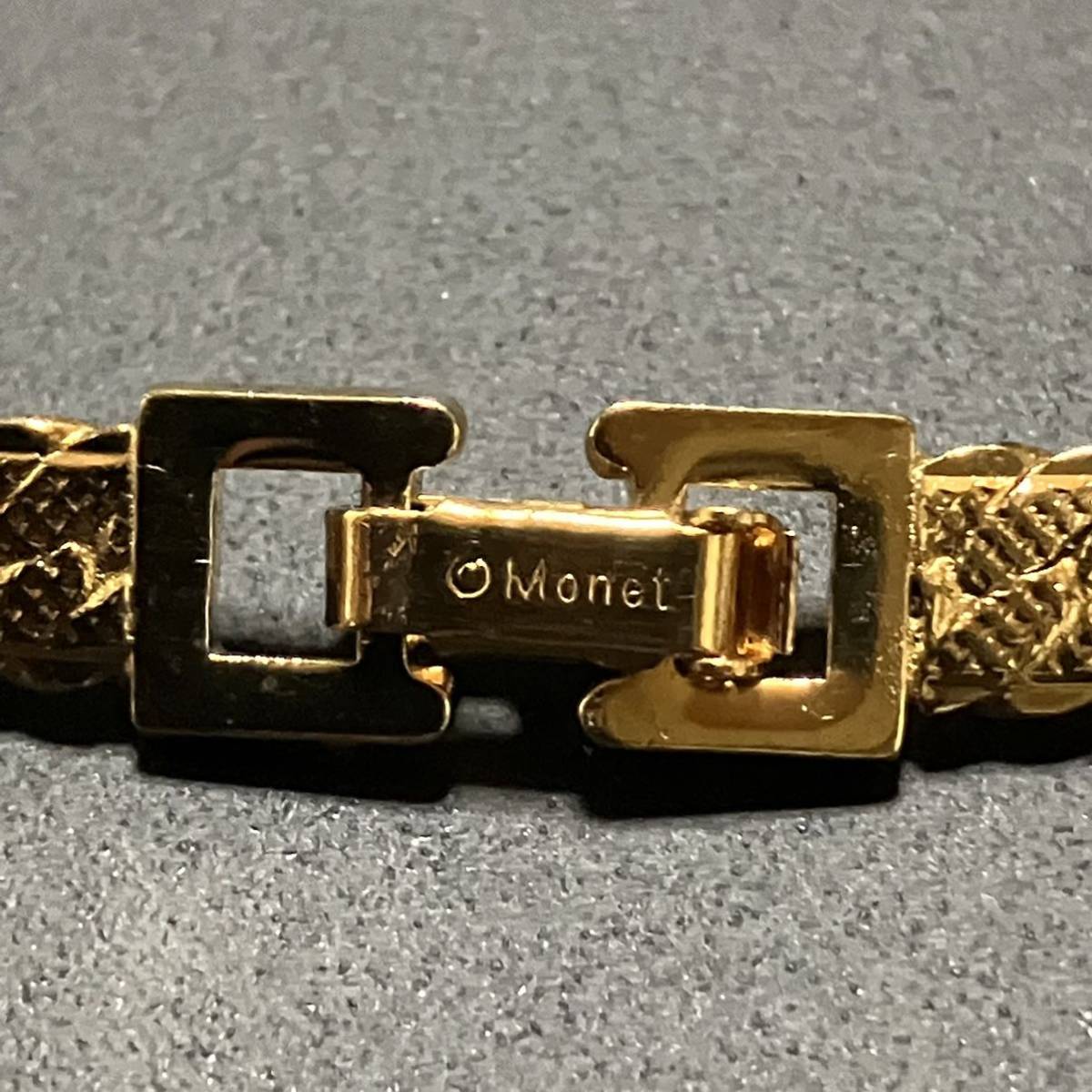 【m】美品 モネ MONET ネックレス ブレスレット ブローチ 3点セット ゴールドカラー ヴィンテージ コスチュームジュエリー