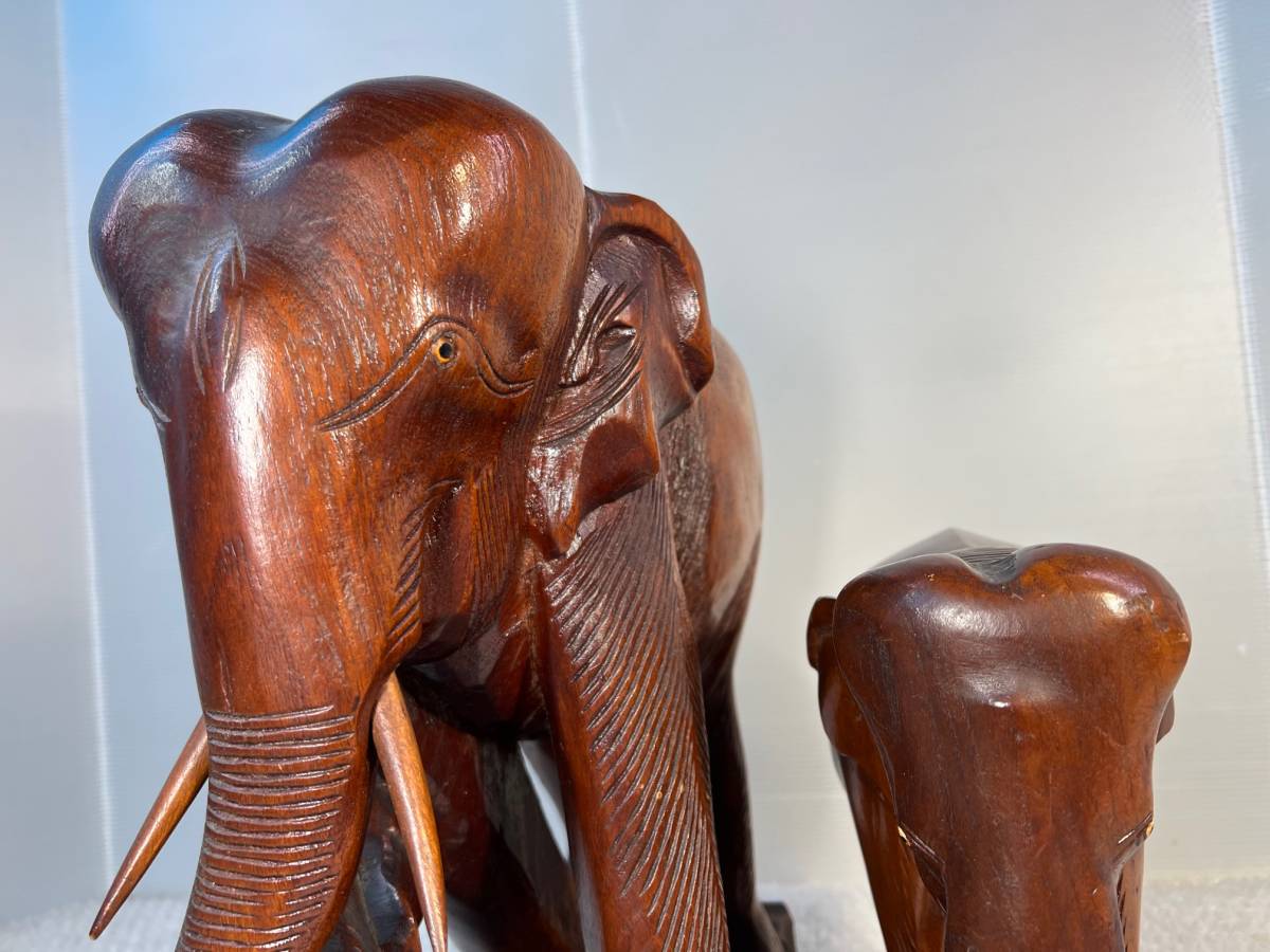 .. elephant sculpture secondhand goods * author un- details [. elephant . baby elephant. cheeks material sculpture ]*