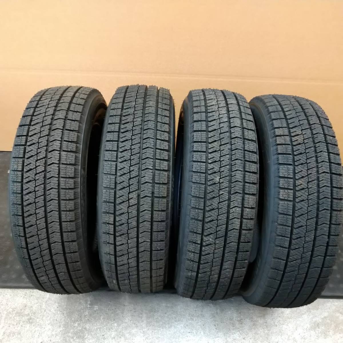 特価最新作 (アクア) 175/65R15 ブリヂストン ブリザックVRX2 15インチ
