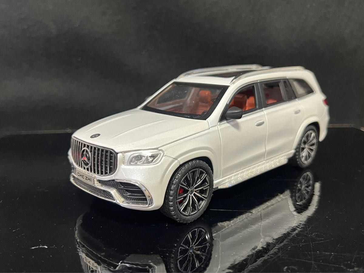 メルセデスAMG GLS63 ミニカー 1/24 ホワイト H119