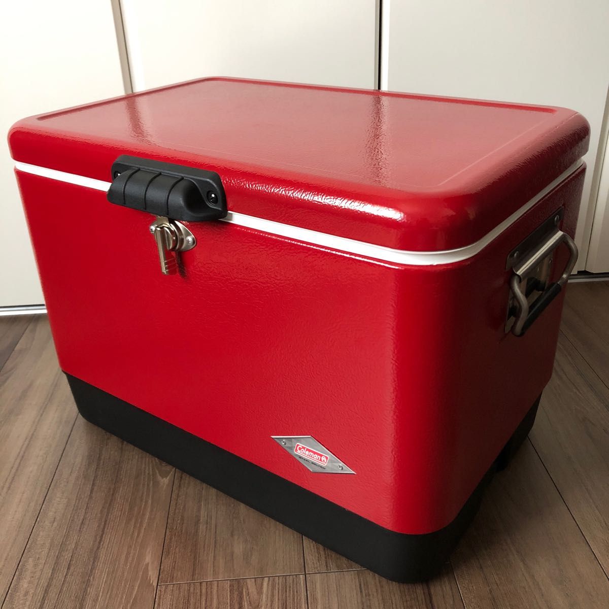 新品 Coleman コールマン スチールベルトクーラー 54QT レッド｜Yahoo