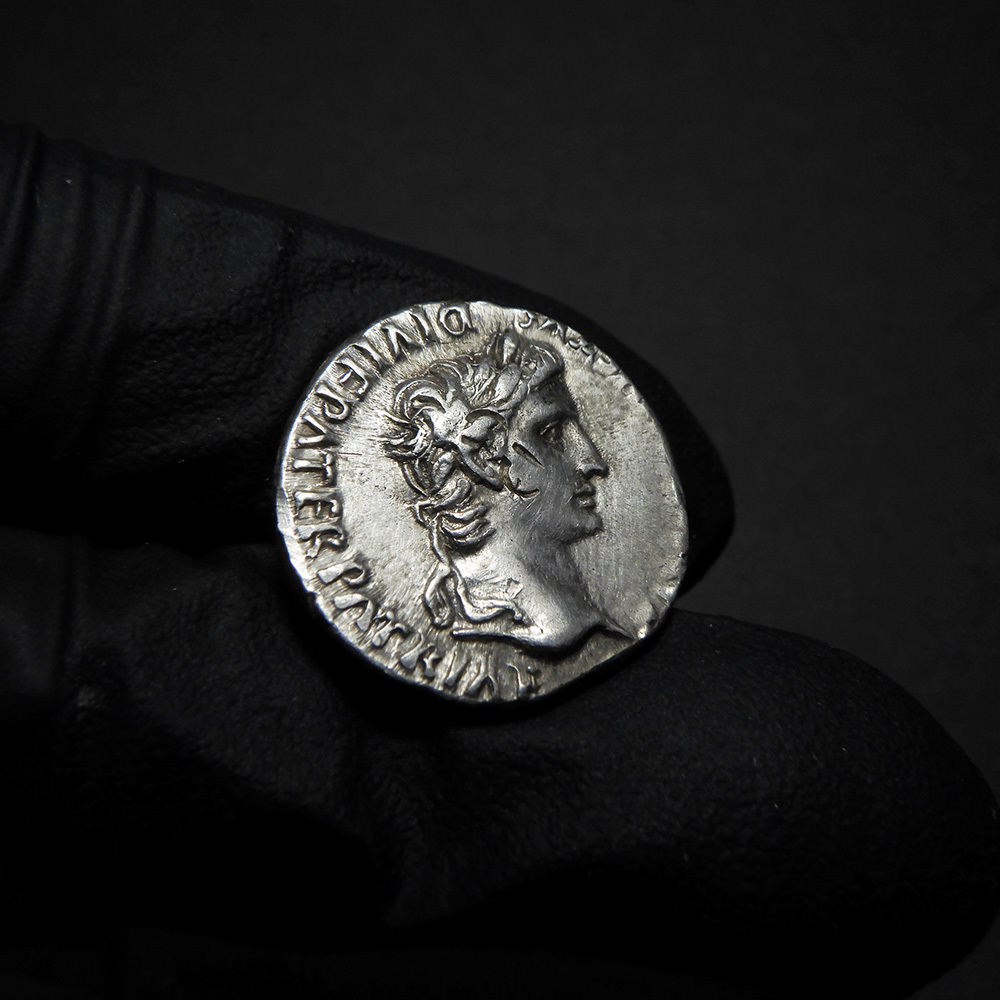 【古代ローマコイン】Augustus（アウグストゥス / オクタウィアヌス）クリーニング済 シルバーコイン 銀貨 デナリウス(EDrRTa53PK)_画像5